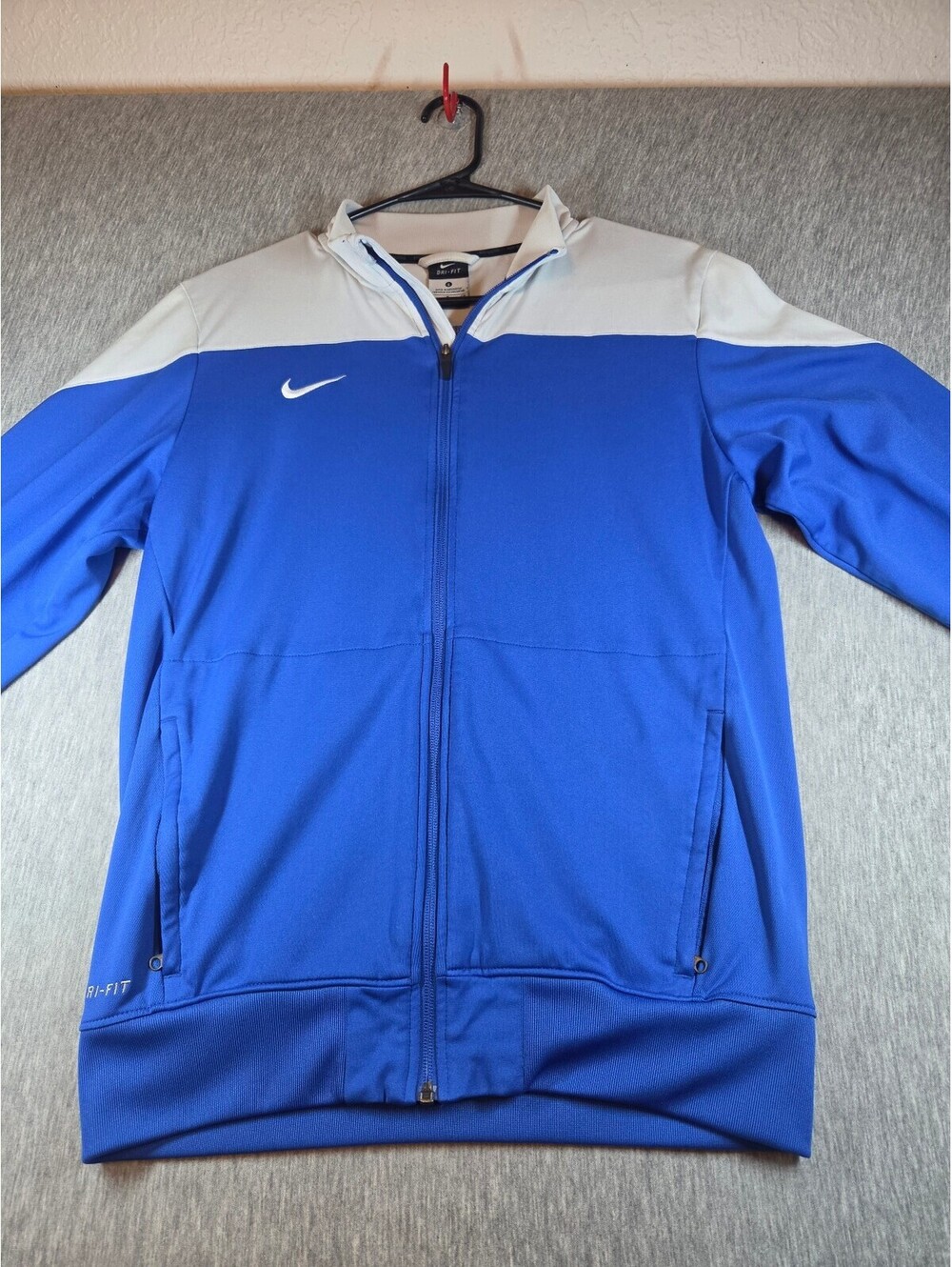 Nike Dri-FIT Blue and White Athletic Jacket Size Small